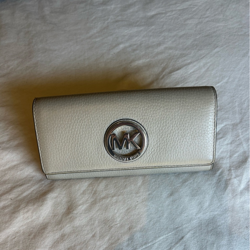 Michael Kors Light Gray/Greige Wallet
